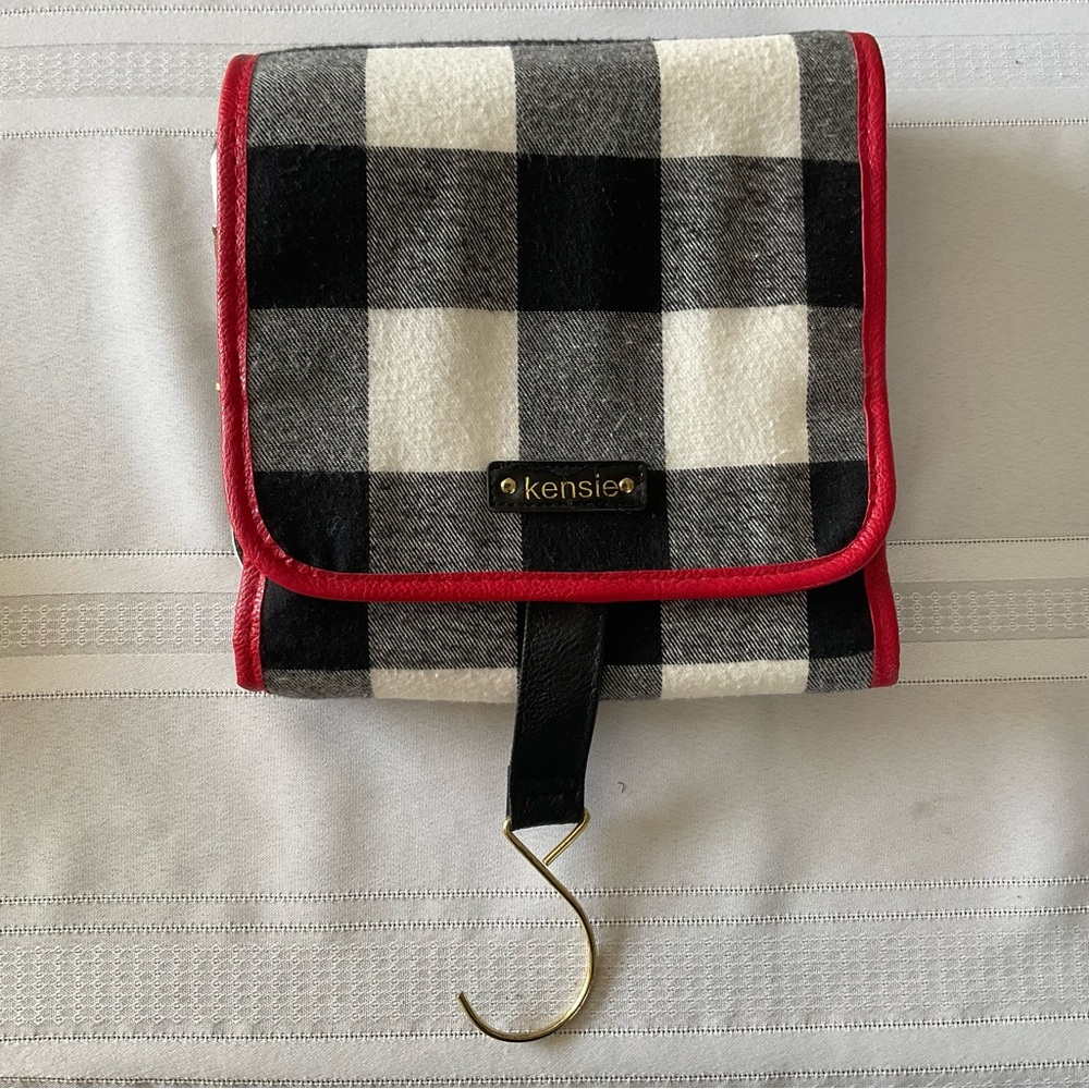 Kensie Plaid Hanging Organizer with Red Trim